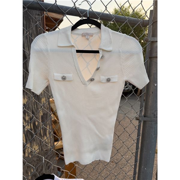 Guess shirt so small