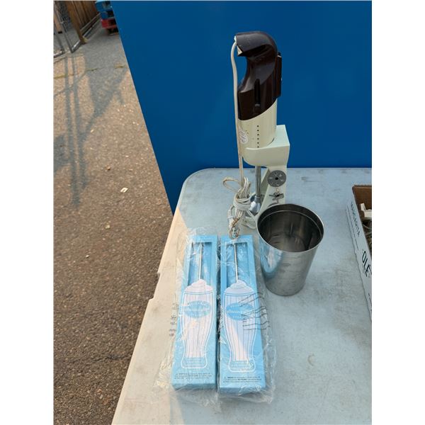 Mixer and Stainless straws