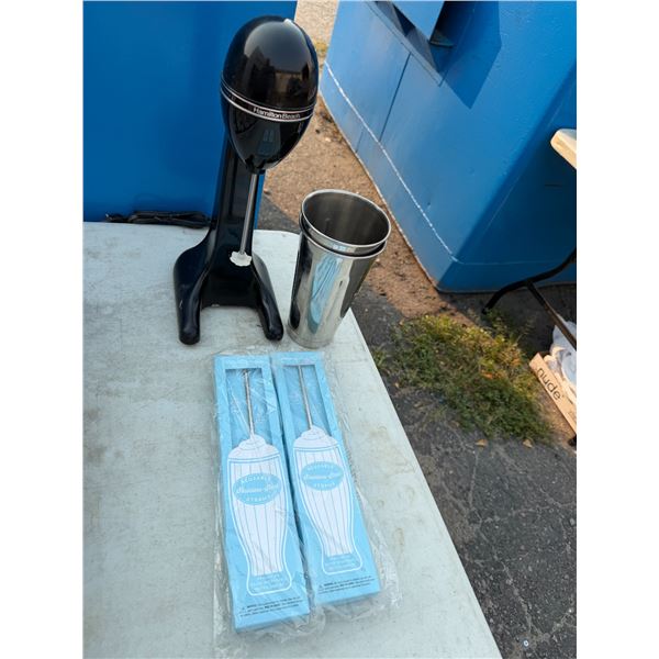 Hamilton Beach mixer and o stainless straws