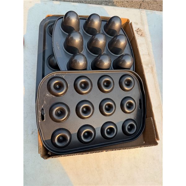 Baking pans