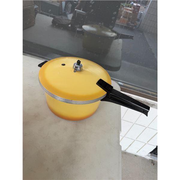 Presto pressure cooker