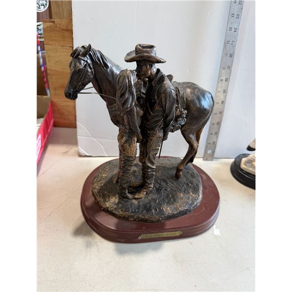 Welcome home, decor, horses, ear, broken
