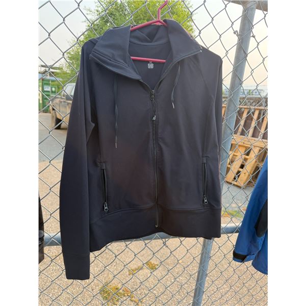 Lands and jacket size medium