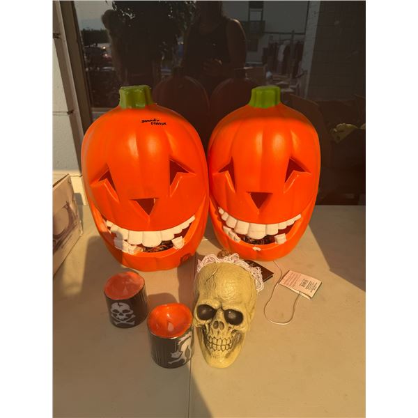 Halloween decor