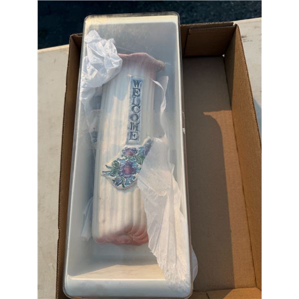 Welcome vase