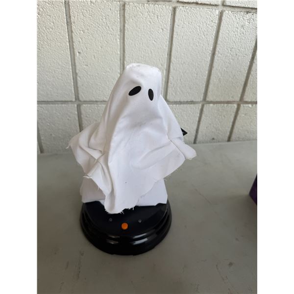 Dancing ghost