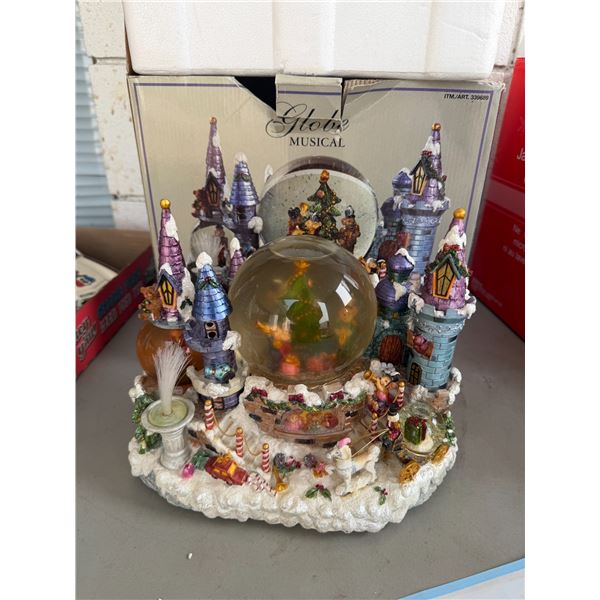 Musical snow globe