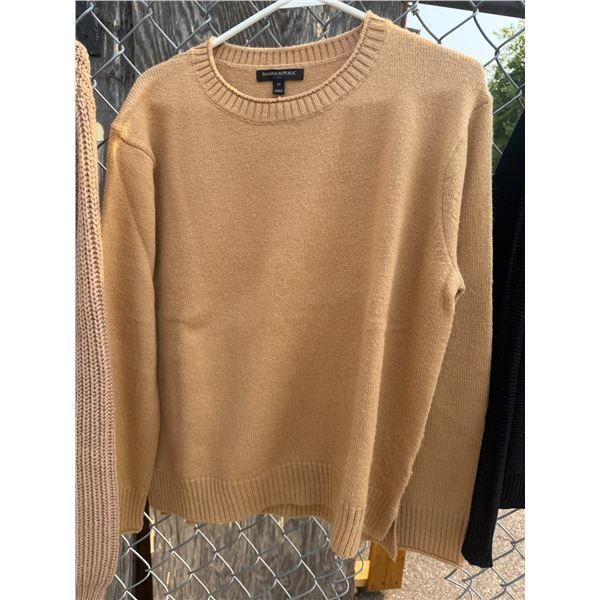Banana republic sweater size medium