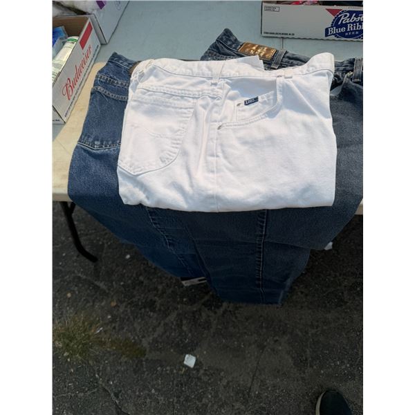 Lee jeans and other size 32 x 31 and 1212