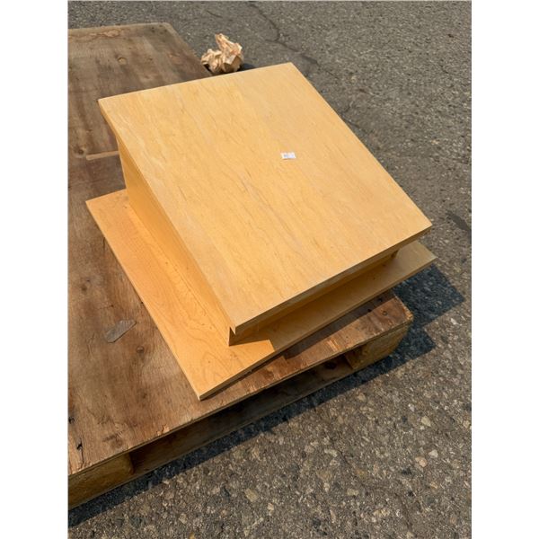Podium type stand