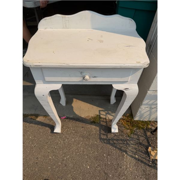 Vanity/desk side table