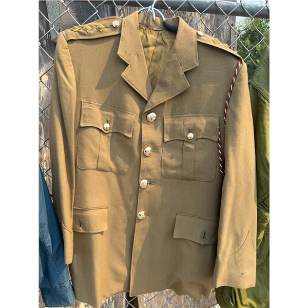 Uniform jacket, Canada