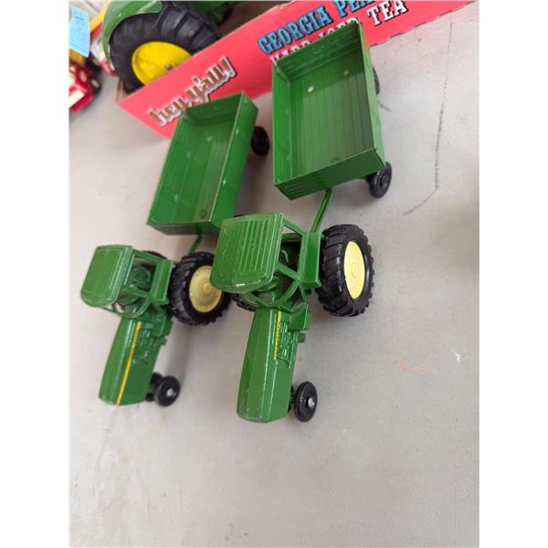 John Deere tractors trailer