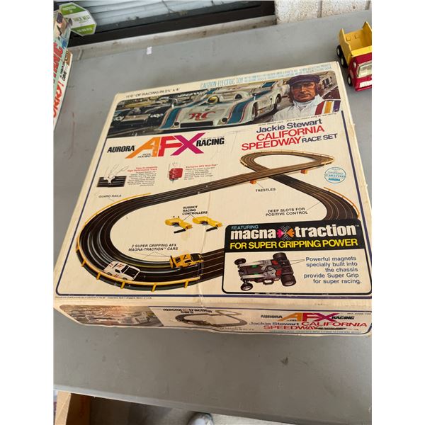 Vintage racetrack no Cars