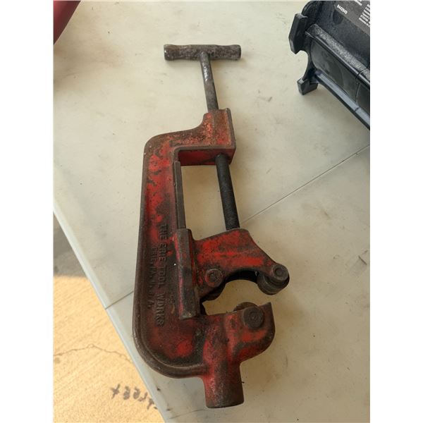 Large tool for cutting?