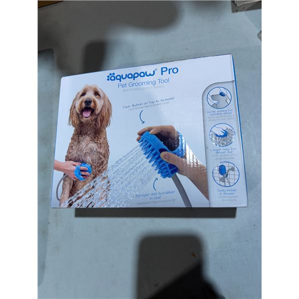 Pet grooming tool