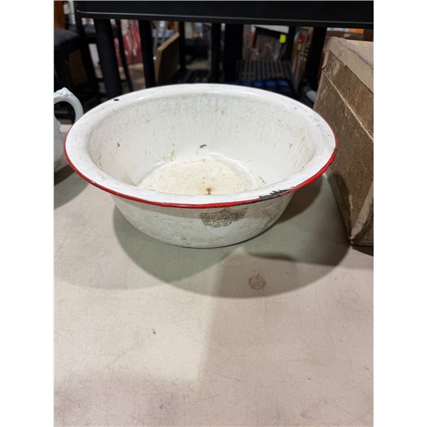 Tin enamel bowl