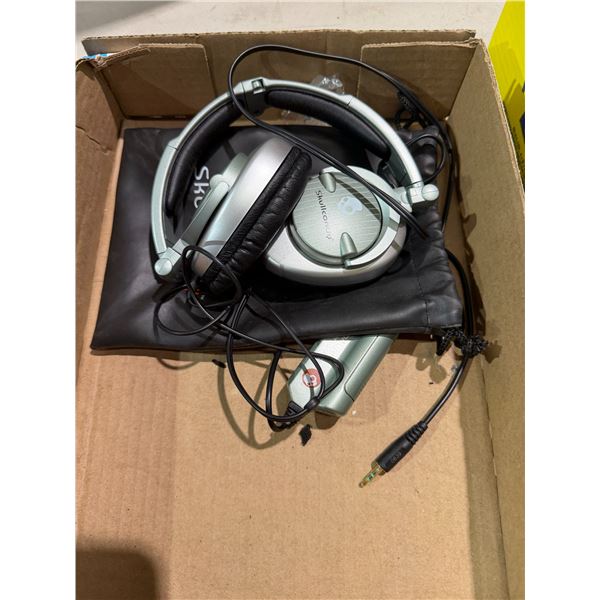 Skullcandy headphones