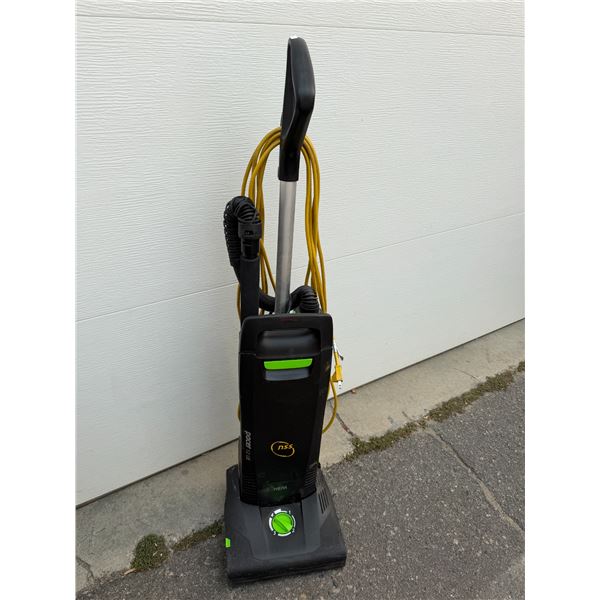 Upright vacuum