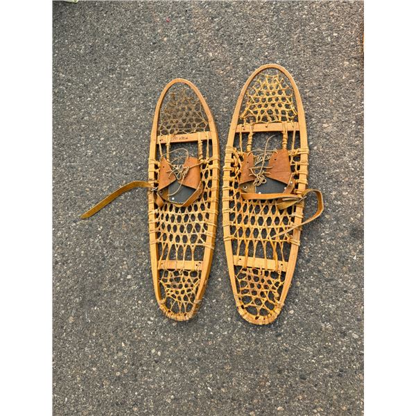 Snow shoes 10 x 30