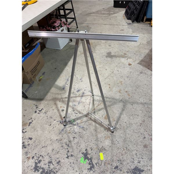 Easel