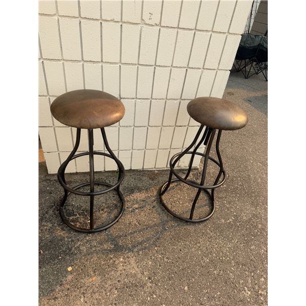 Swivel barstools 30 inches to the seat