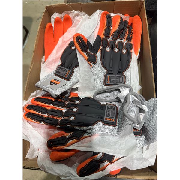 Seven pairs of medium gloves