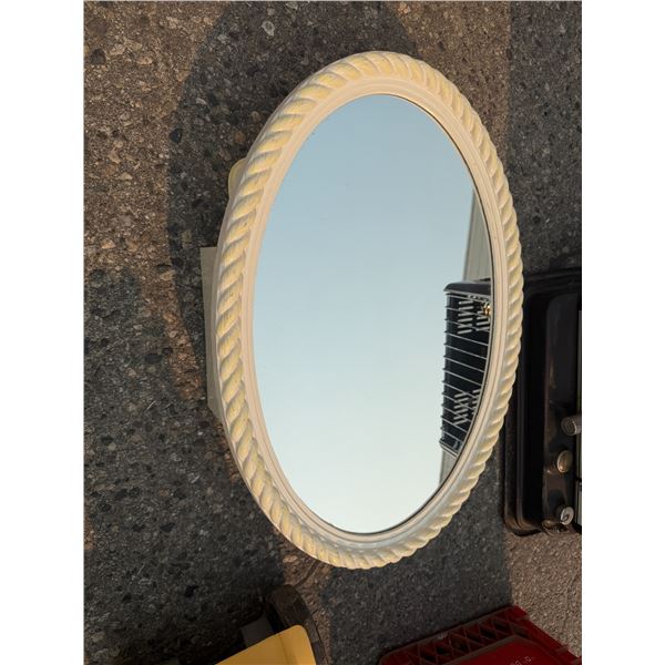 Vanity mirror