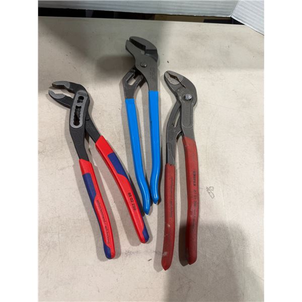 Wrenches, self locking