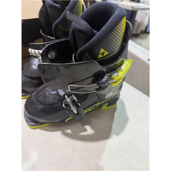 Fisher children's ski boots 241MM