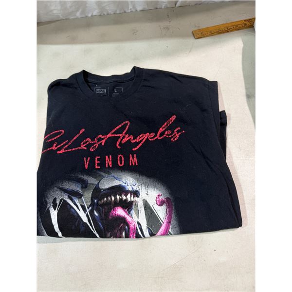 Marvel adult size large T-shirt