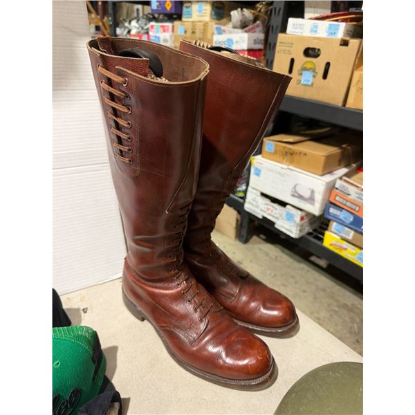 Boots size not shown