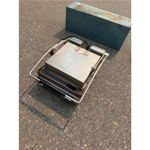 Star Manufacturing PST14 2-Sided Smooth Pro Max 2.0 Commercial Panini Grill. Works.