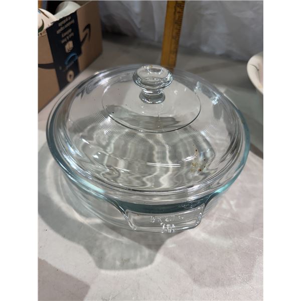 Baking dish with lid 8" x 2.7" 2 quart