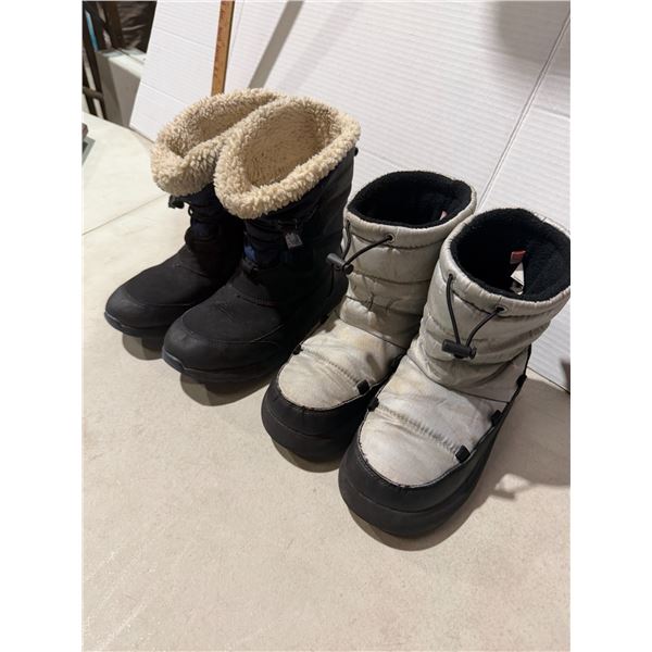 Boots size 3/4