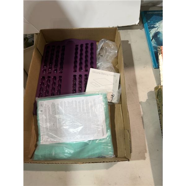Silicone, baking forms, and microfiber cloth