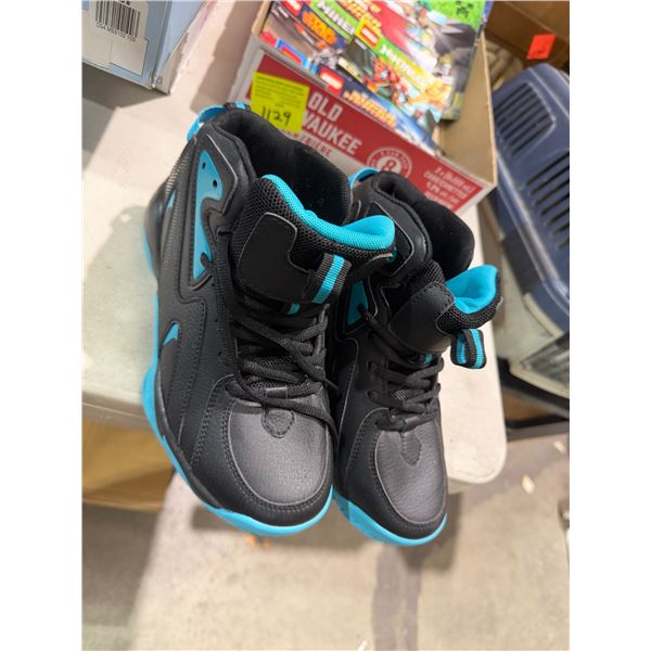 Shoes size 39