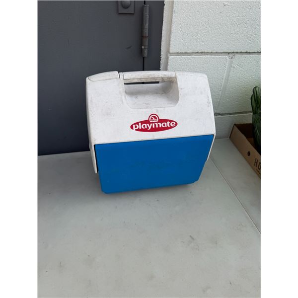 Playmate igloo cooler