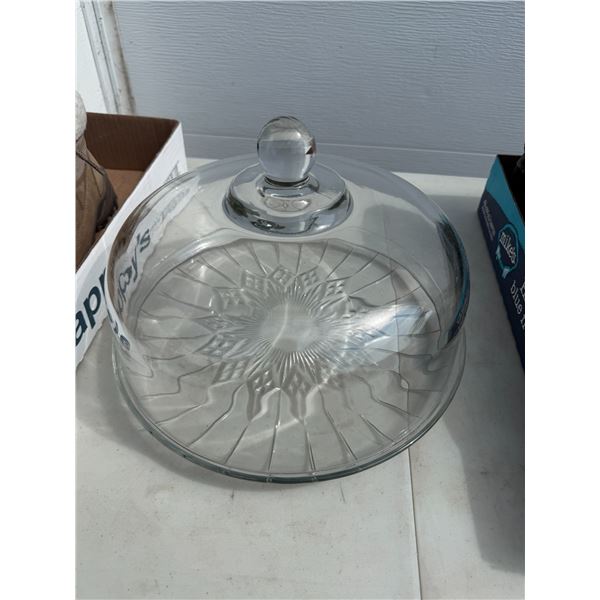 Serving tray with cover