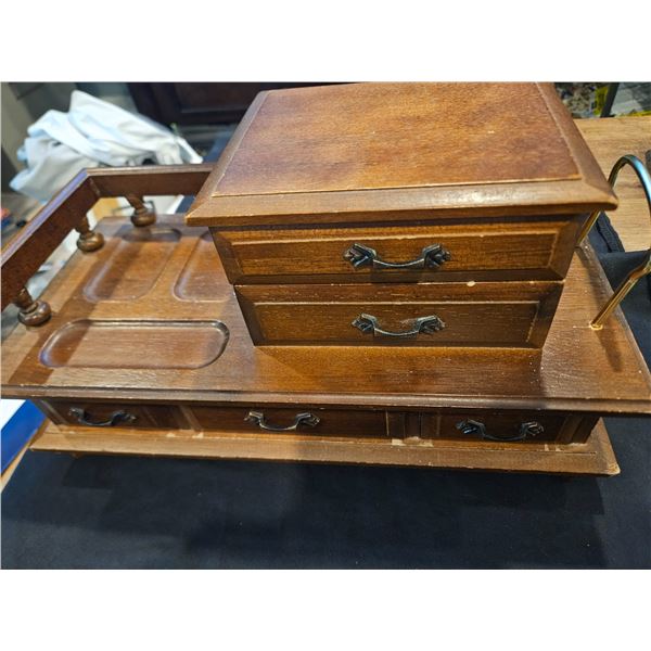 Musical jewlery box with assorted jewelry
