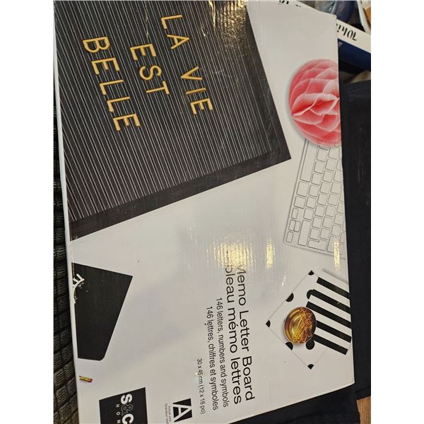 Memo letter board