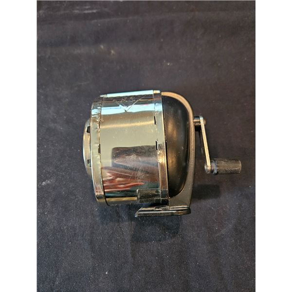 Metal pencil sharpener