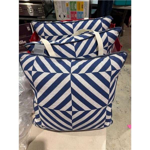3 GLUCKSTEIN home cushions