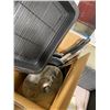Image 1 : BOX OF KITCHEN APPLIANCES