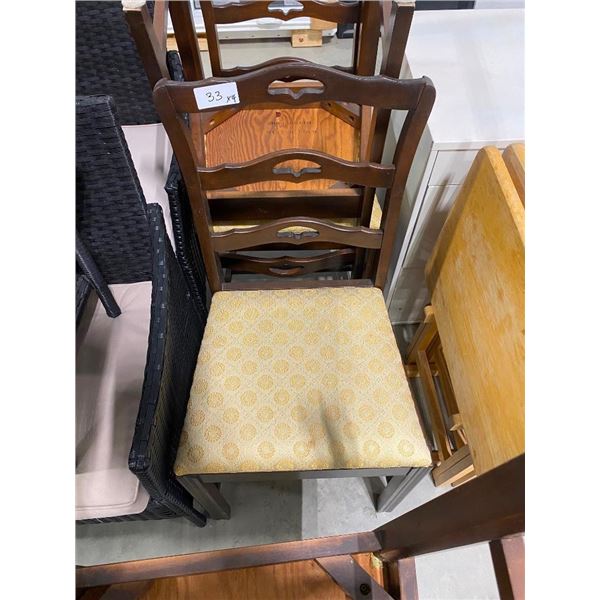 4 DINING ROOM CHAIRS