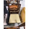 Image 1 : 4 DINING ROOM CHAIRS