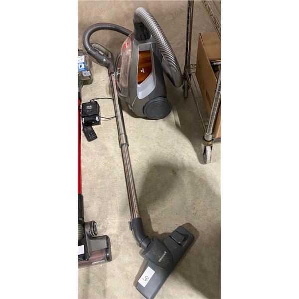 BISSELL VACUUM