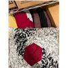 Image 1 : BOX OF PILLOWS