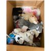 Image 1 : BOX LOT OF STUFFED ANIMALS