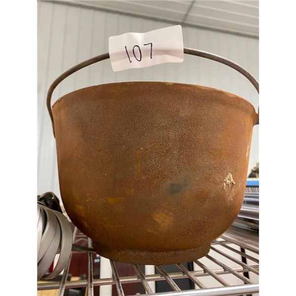 CAST IRON POT